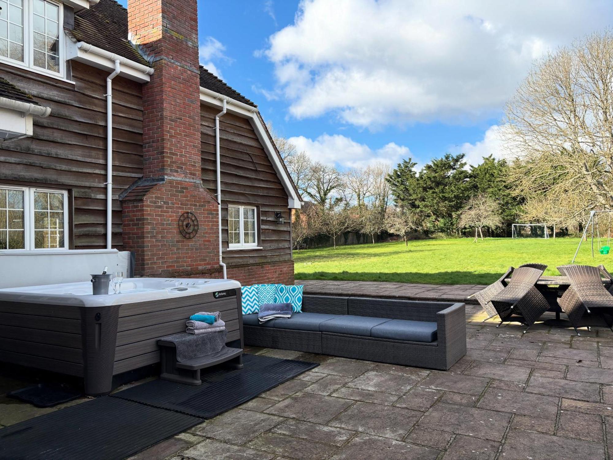 Langford Farmhouse - New Forest National Park Luxury 4Bd, Hot Tub, Cinema, 10 Acres Bartley Екстер'єр фото